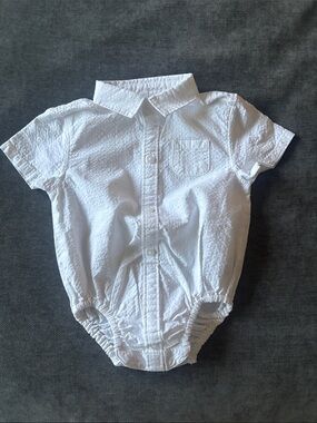 Janie & Jack Baby Button-Up Onesie and hat bundle
